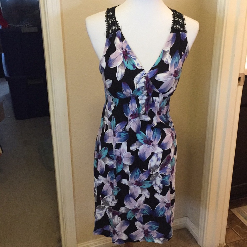 Elle XS strapless dress floral fun